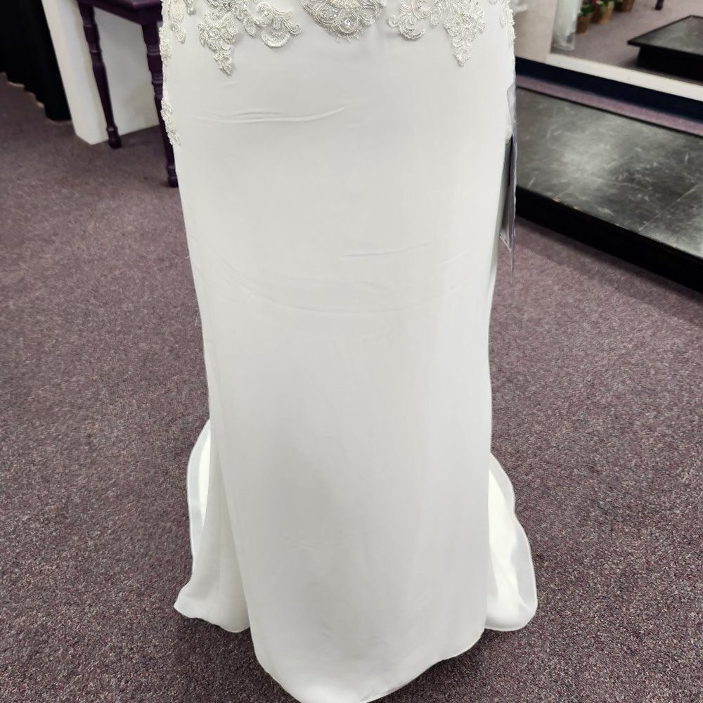 Casablanca BL206 Ivory Size 8 Bridal Gown/Wedding Dress - Picture 3 of 8